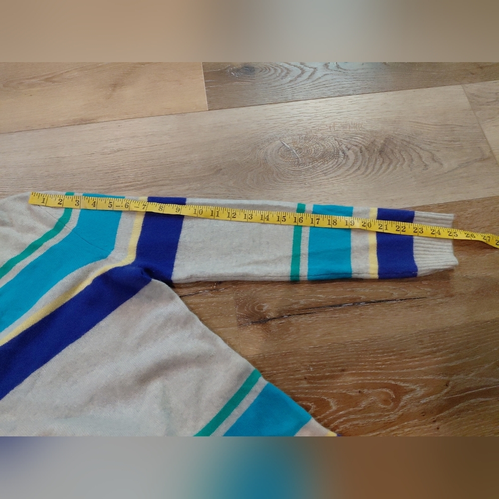 Lord & Taylor 100% Cashmere Sweater in Cream Long Sleeve - Picture 8 of 10